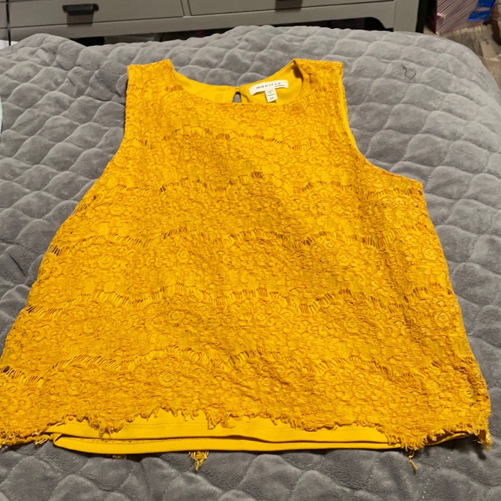 Monteau yellow tank